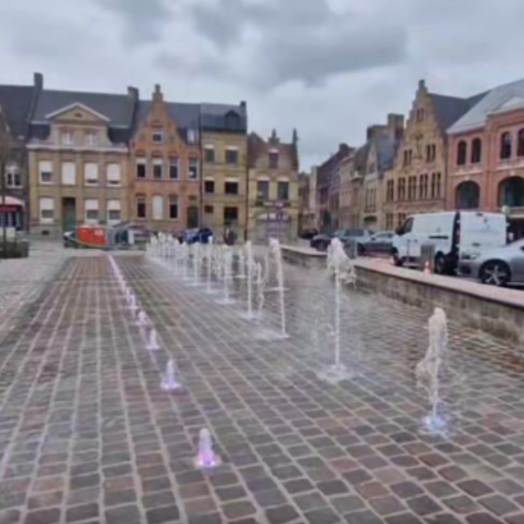 Fontein op heraangelegd plein De Leet in Ieper