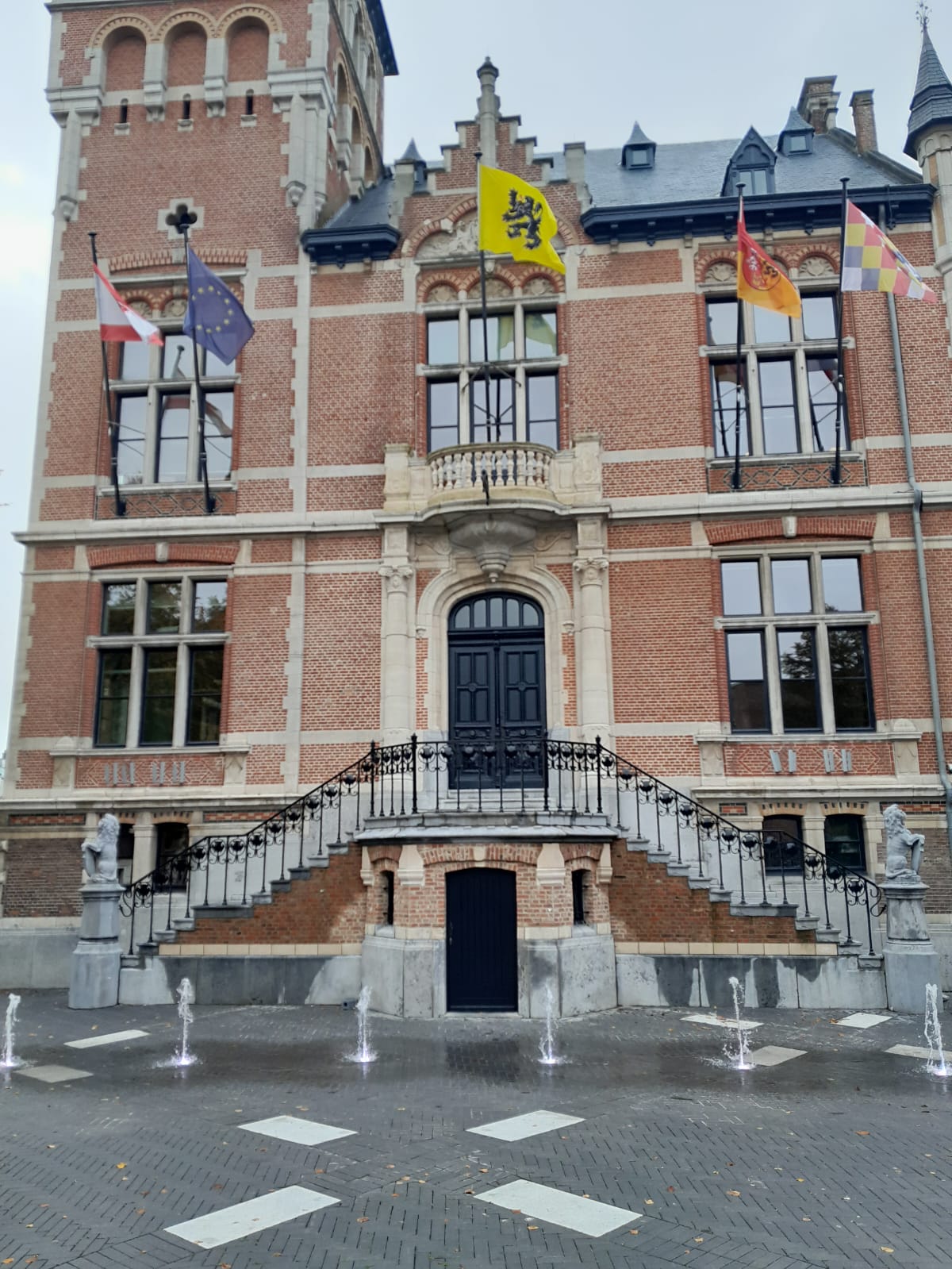 vernieuwd Dokter Roosensplein Brasschaat - Aquafontal