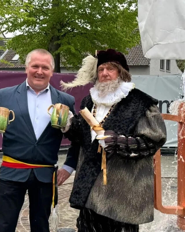 Restauratie koperen Pottenfontein in Olen Centrum